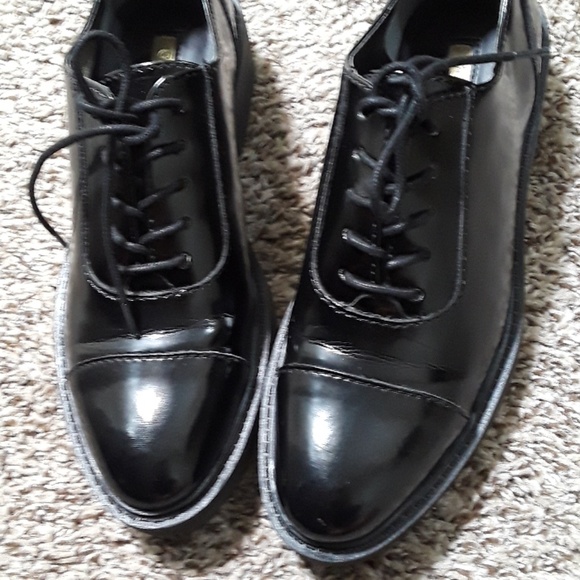 Guess Black Patent Leather Oxford Shoe - Picture 6 of 8